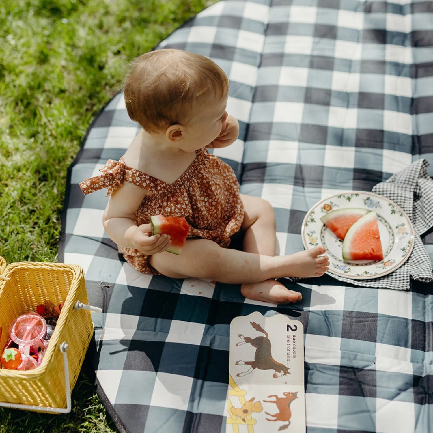 basil bangs | love rug | gingham black - LC