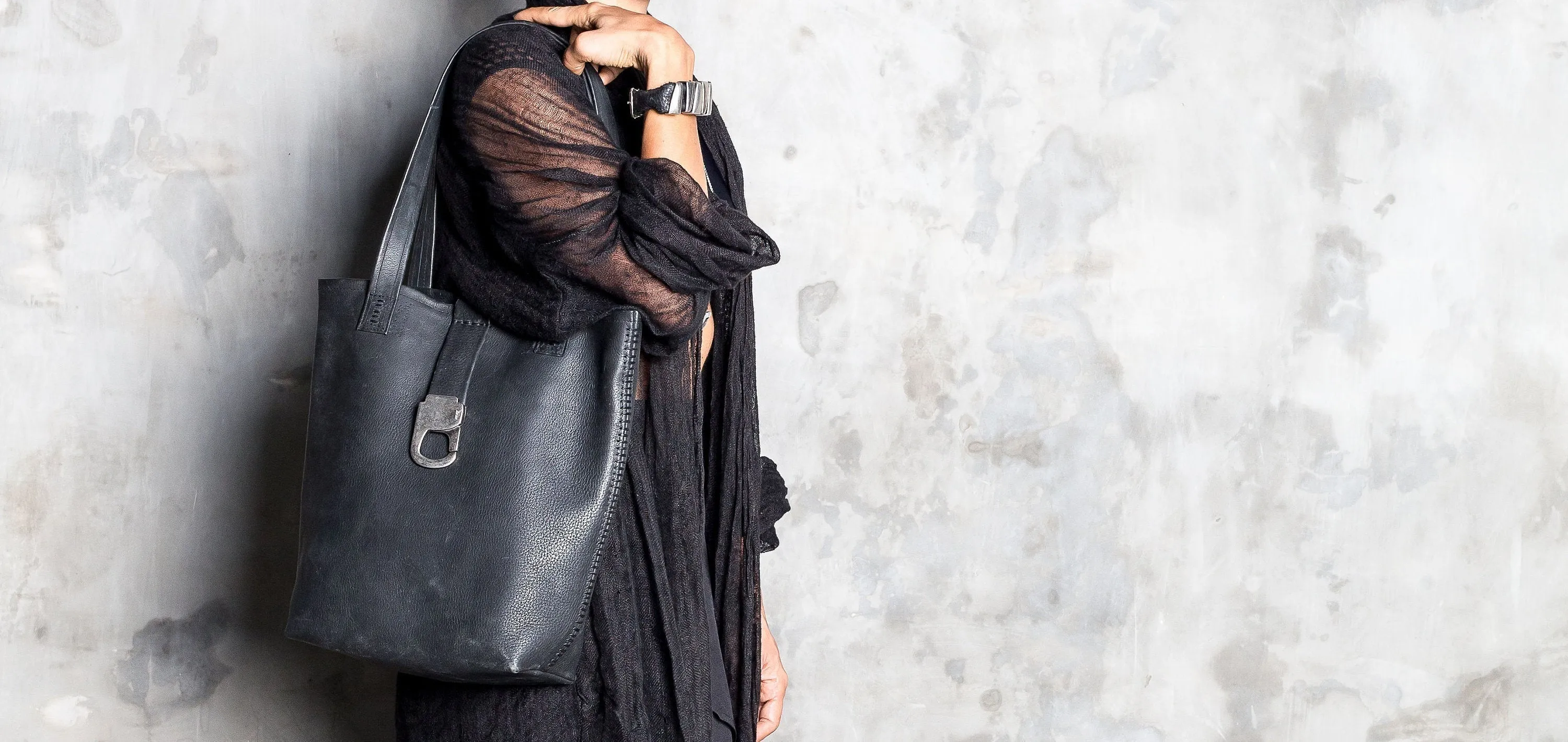 Boss Bag Black Leather Shoulder Bag