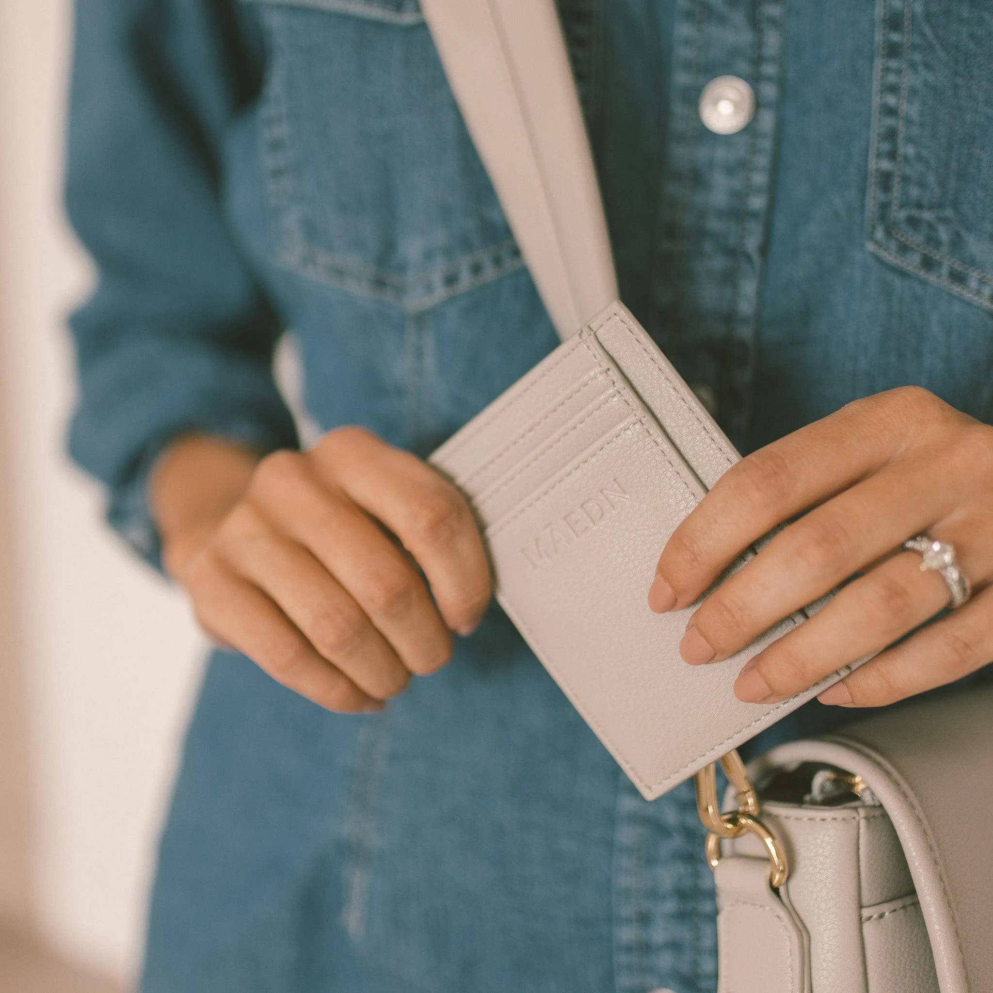 Fog Card Holder